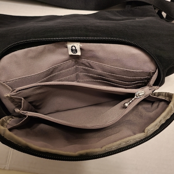 Baggallini Black Crossbody Bag - Picture 7 of 14